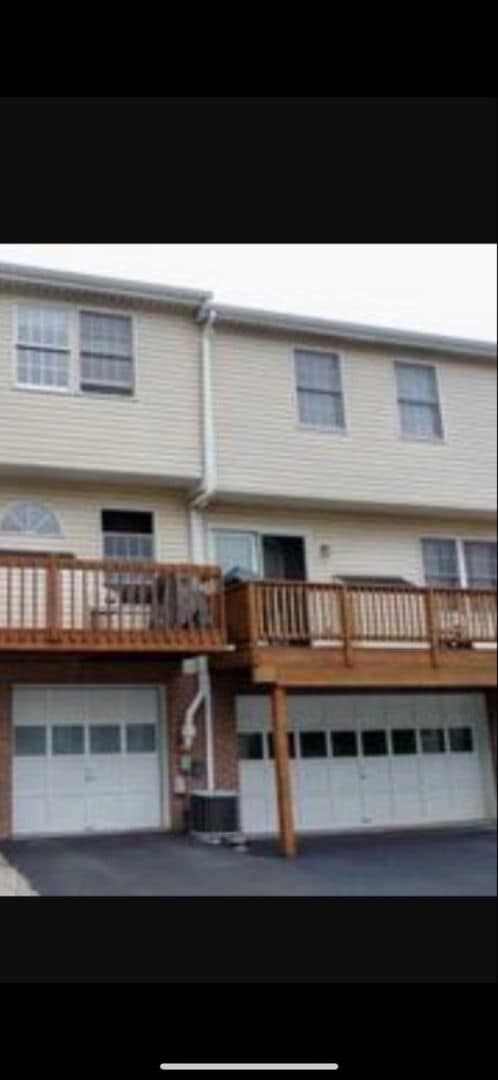 383 Jubilee Dr in Bridgeville, PA - Foto de edificio - Building Photo