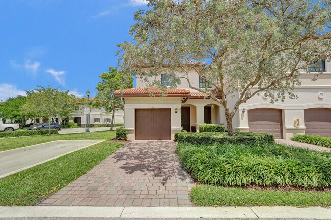 4236 N Dixie Hwy in Oakland Park, FL - Foto de edificio - Building Photo