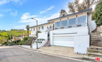 5324 Weatherford Dr in Los Angeles, CA - Building Photo - Building Photo