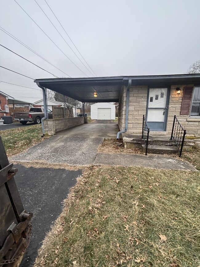 1724 Silver Ln in Lexington, KY - Building Photo - Building Photo