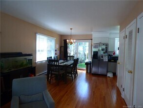 52 Rodwell Ave in Greenwich, CT - Building Photo - Building Photo