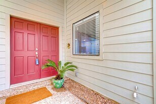 395 Rancho Bauer Dr in Houston, TX - Building Photo
