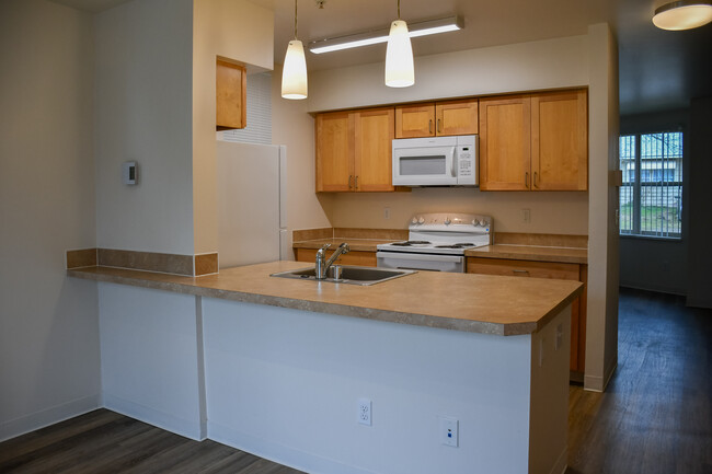 Glennwood Townhomes in Renton, WA - Building Photo - Building Photo