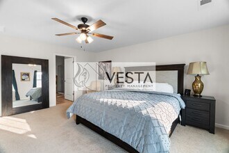 575 Country Oak Dr in Asheville, NC - Building Photo - Building Photo