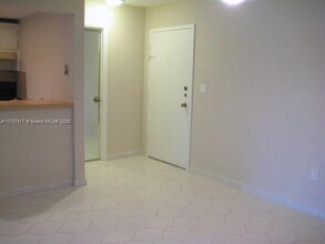 7300 NW 17th St in Plantation, FL - Foto de edificio - Building Photo