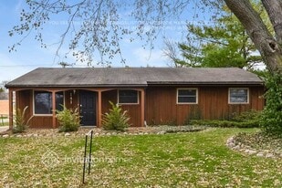 141 Queenswood Rd in Bolingbrook, IL - Building Photo