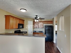 1642 Zurich Dr in Spring Hill, TN - Foto de edificio - Building Photo