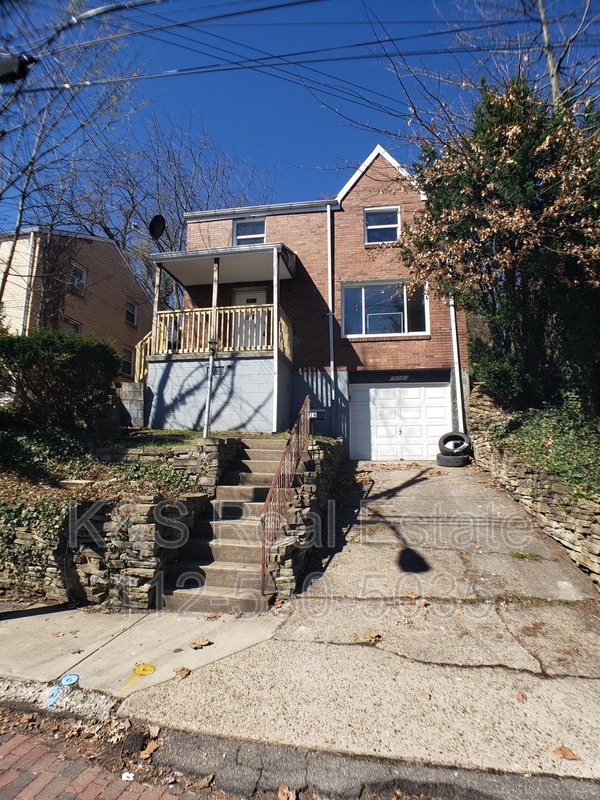 property at 916 Jefferson St