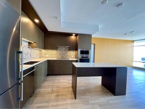 13495 CENTRAL 4108 in Surrey, BC - Building Photo - Building Photo