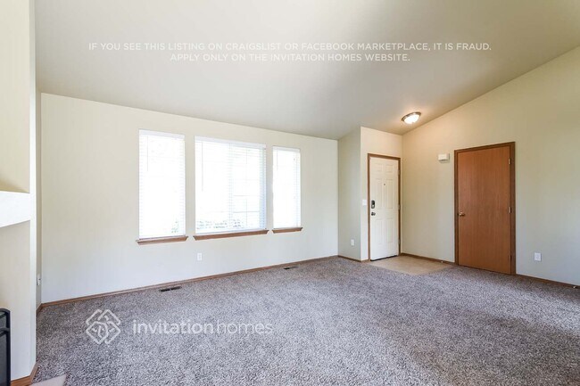 2404 159th St Ct E in Tacoma, WA - Foto de edificio - Building Photo