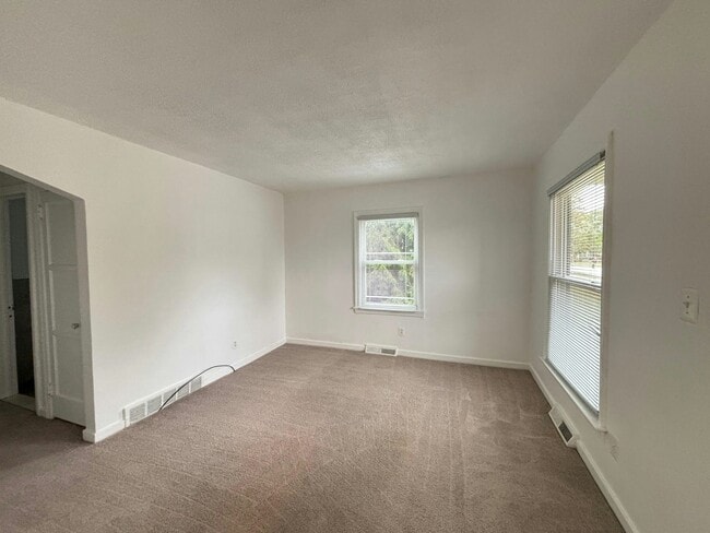 23045 Harding Ave in Hazel Park, MI - Building Photo - Building Photo