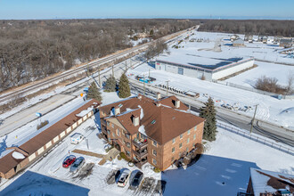 Ridge Pointe Woods in Tinley Park, IL - Building Photo - Building Photo