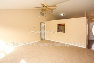 10051 Long Meadow Dr in Fishers, IN - Building Photo - Building Photo