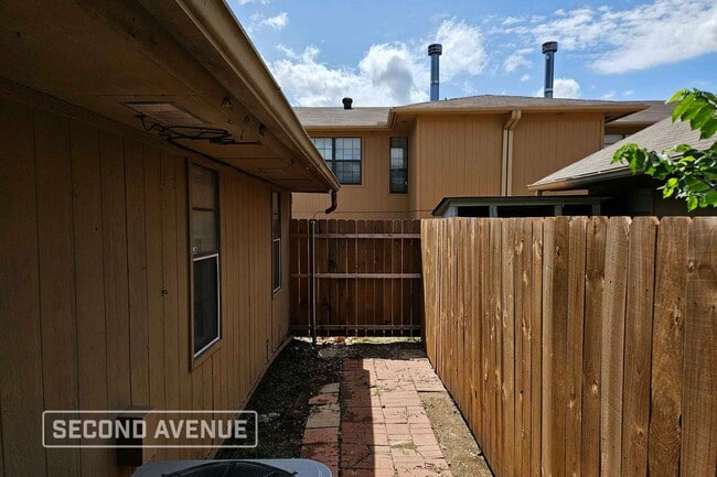 8115 NW 23rd St in Oklahoma City, OK - Building Photo - Building Photo