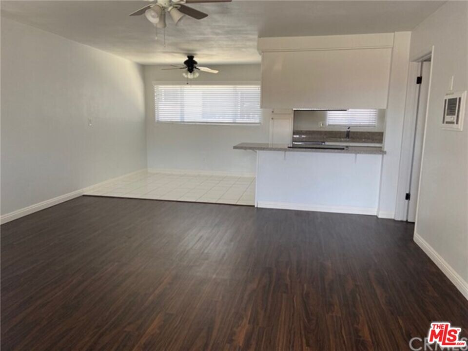 1326 Amethyst St in Redondo Beach, CA - Building Photo