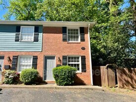 Birch Landing in Charlotte, NC - Building Photo