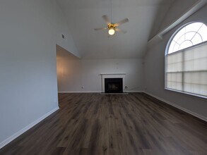 6730 Pole Creek Dr in Lithonia, GA - Building Photo - Building Photo