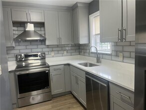 11 Newcomb St in Providence, RI - Building Photo - Building Photo