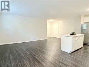 20 Bradmon Dr in St Catharines, ON - Building Photo - Building Photo