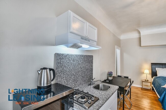 723 S Alvarado St in Los Angeles, CA - Building Photo - Building Photo