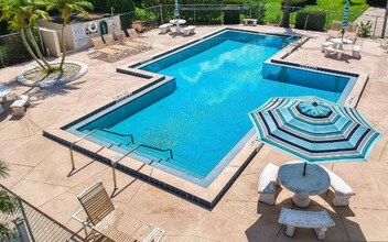 161 Breezeway Ct in New Smyrna Beach, FL - Building Photo - Building Photo