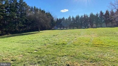 148 Marie Dr in Charles Town, WV - Building Photo - Building Photo