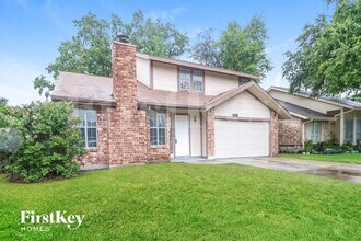 11031 Hidden Bend Dr in Houston, TX - Building Photo - Building Photo