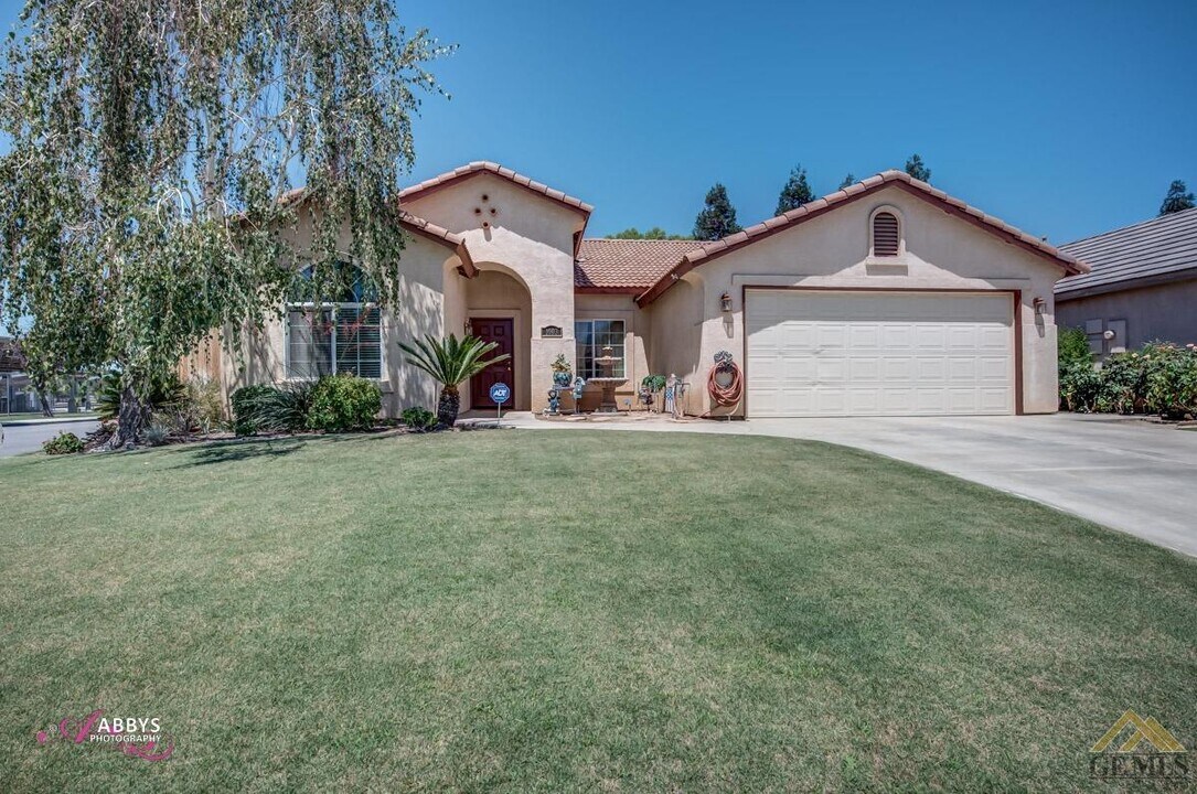 1003 Duxbury Ct in Bakersfield, CA - Building Photo