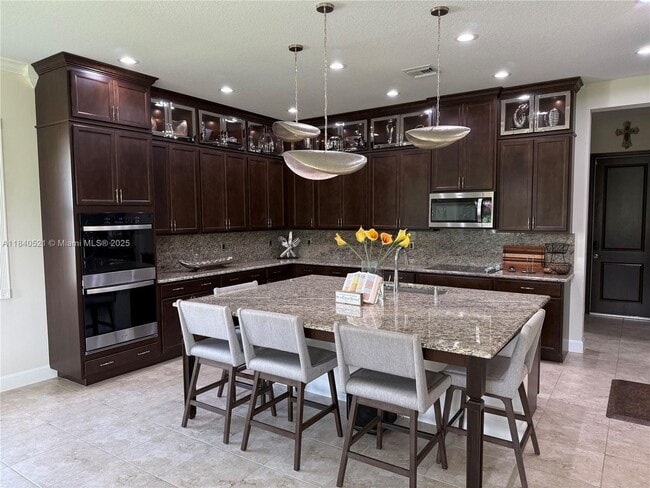 14814 Wildwood Cir