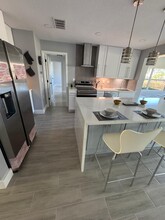 400 Capri Blvd in Treasure Island, FL - Building Photo - Building Photo