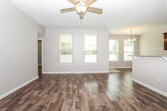 719 Springwood Dr in Conroe, TX - Building Photo - Building Photo