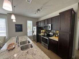 4300 Cromwell Dr in Kyle, TX - Building Photo