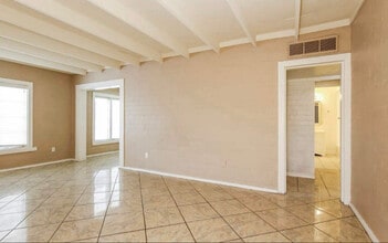 1046 E Indianola Ave in Phoenix, AZ - Foto de edificio - Building Photo