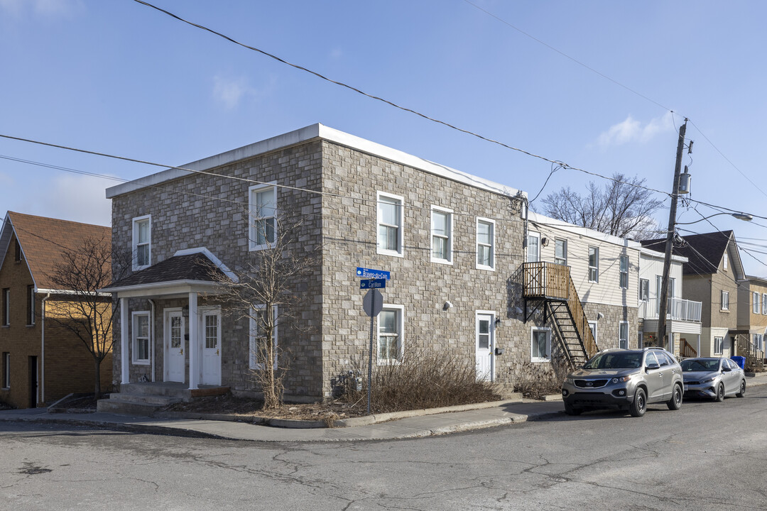 66 De Carillon St in Gatineau, QC - Building Photo