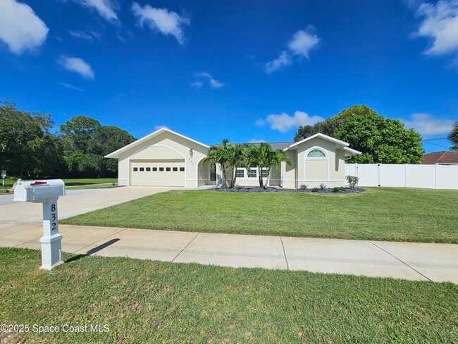 property at 832 Newfound Harbor Dr