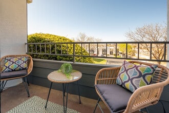 Puerta Del Sol in Albuquerque, NM - Foto de edificio - Building Photo