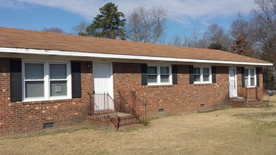 Packer Duplexes in Fayetteville, NC - Building Photo - Building Photo