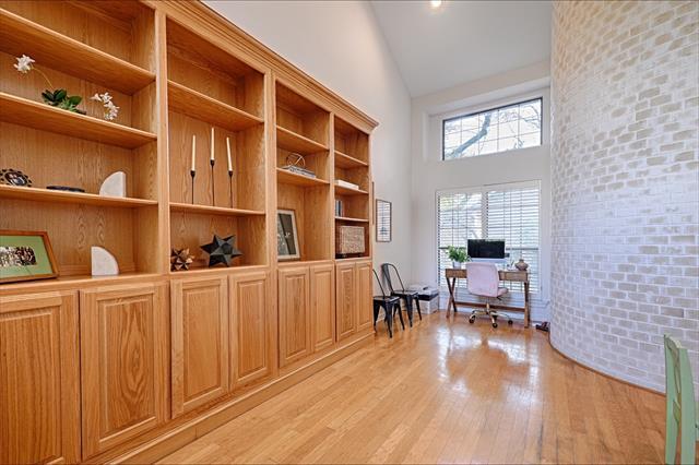 5136 Westgrove Dr in Dallas, TX - Foto de edificio - Building Photo
