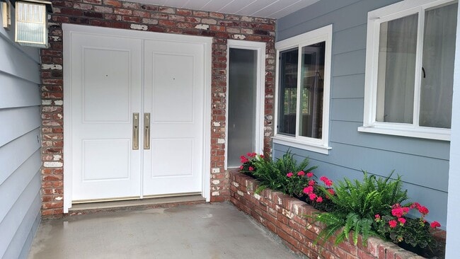 property at 439 Valencia Dr