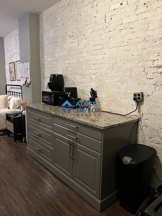 32 Anderson St, Unit A in Boston, MA - Building Photo