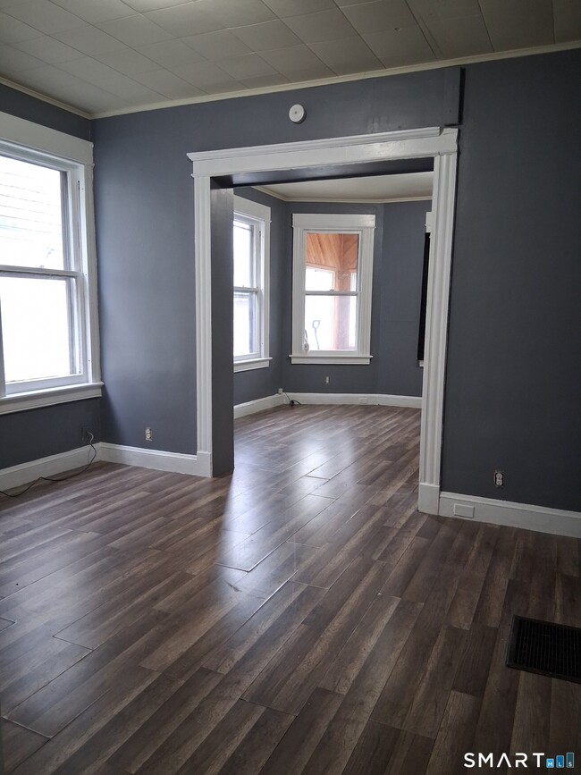 property at 146 Chestnut Ave