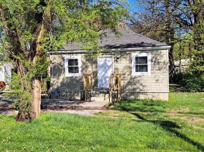 3509 Manslick Rd in Louisville, KY - Building Photo - Building Photo