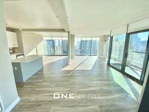501 N State St, Unit 2203 in Chicago, IL - Foto de edificio - Building Photo