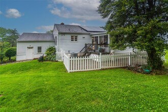 37 Clover Hill Dr in Poughkeepsie, NY - Building Photo - Building Photo