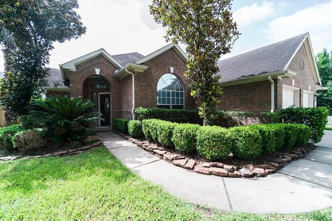 5602 Painted Trail Dr