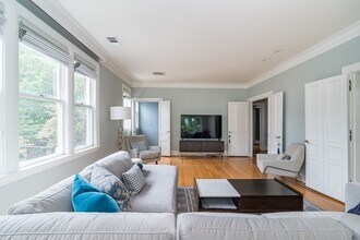 44 Rawson Rd in Brookline, MA - Building Photo - Building Photo