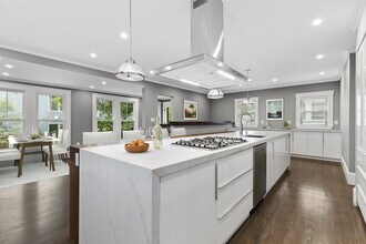 61 Huron Ave in Cambridge, MA - Building Photo - Building Photo