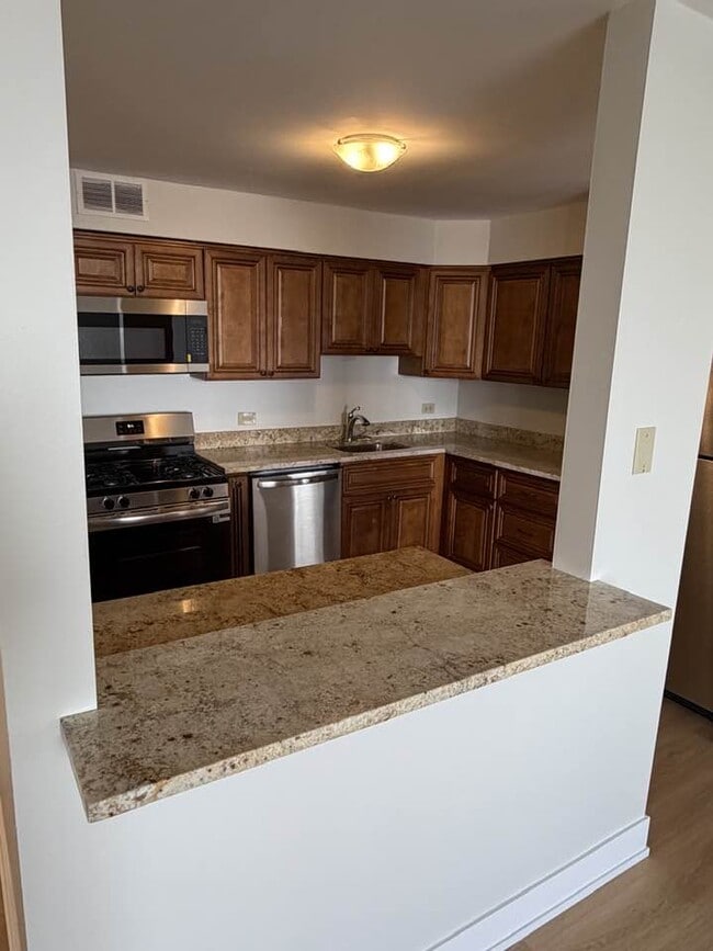 6325 N Sheridan Rd, Unit 6325 N Sheridan in Chicago, IL - Building Photo - Building Photo