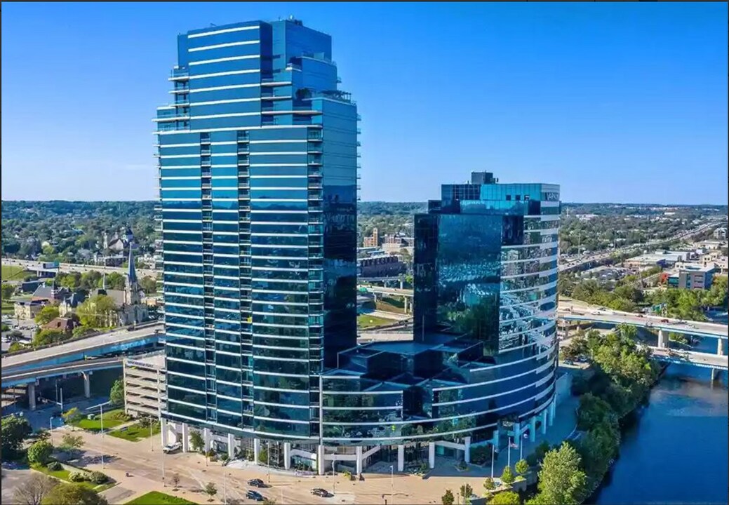 335 Bridge St NW in Grand Rapids, MI - Building Photo
