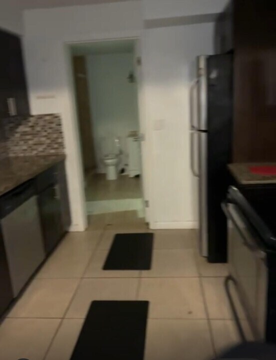 2705 NW 73rd Ave in Sunrise, FL - Building Photo